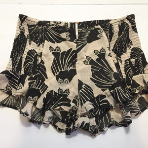 Free People Merpati Ruffle Shorts Size Medium